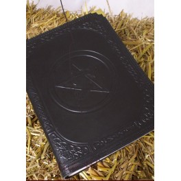 Svart stor läderbok med pentagram